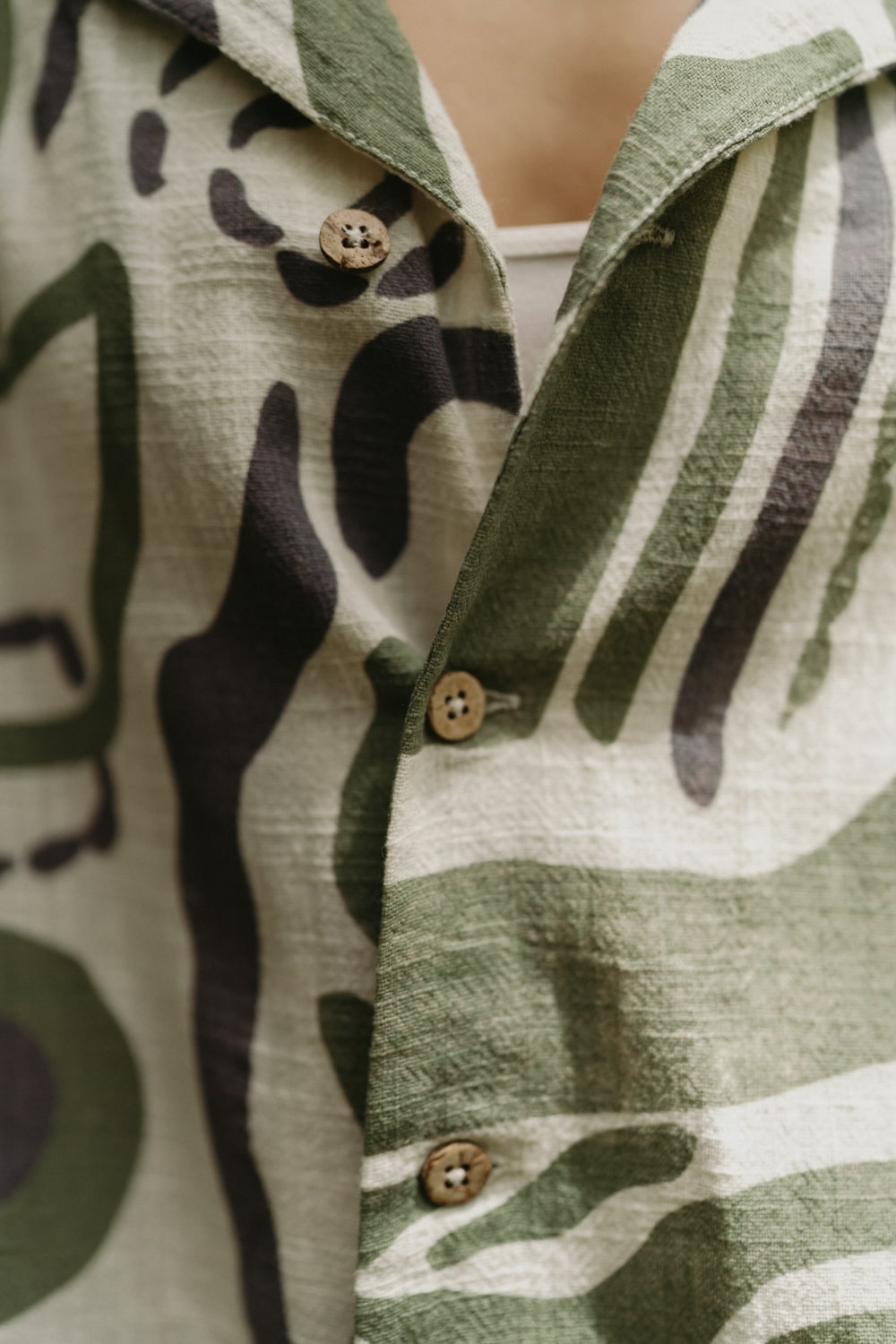 Short Sleeve Linen Shirt detail
