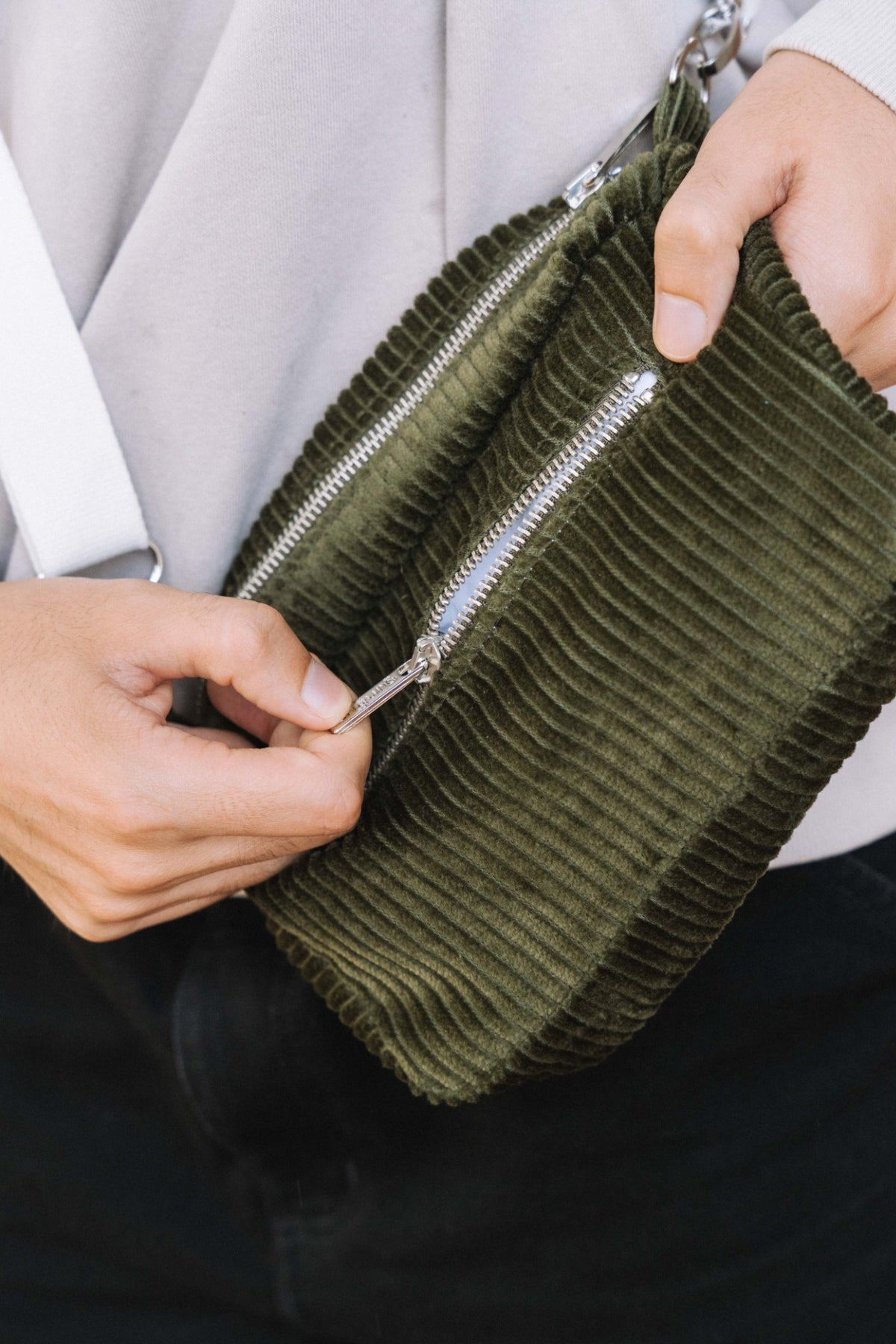 Khaki corduroy crossbody bag, open zip and lined interior